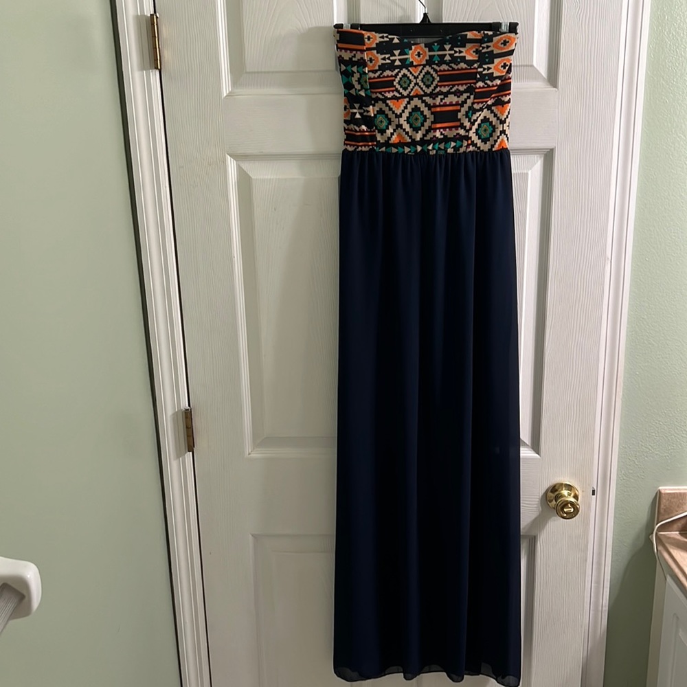 Strapless Maxi dress! Worn twice! Great condition! Perfect for a beach wedding!